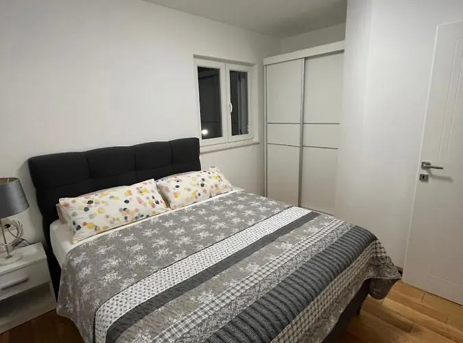 Flamingo Apartment Makarska